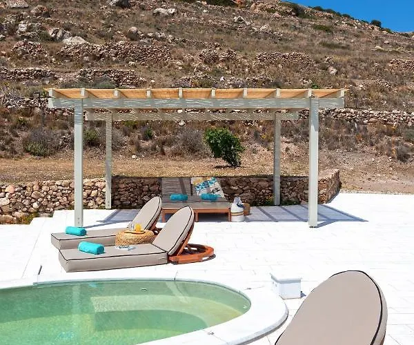 Villa Syros Grace Eco-villa With Jacuzzi & Stuning Views Posidhonía
